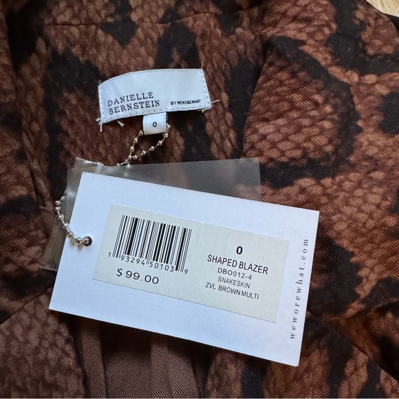 NWT Danielle Bernstein Shaped Blazer in Snake Print - Size 0 - Picture 6 of 8